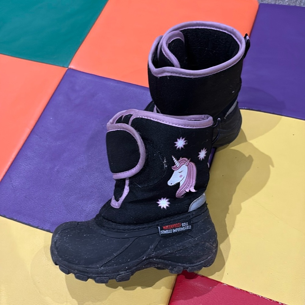 Girls unicorn winter boots size 8